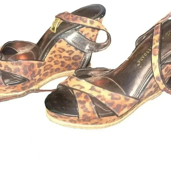 SOFIA VERGARA DESIGNER ANIMAL PRINT WEDGES. LOVE LOVE THESE - Picture 8 of 10